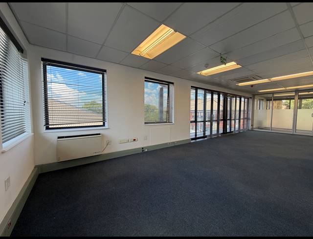 260M² OFFICE TO LET IN BEDFORDVIEW